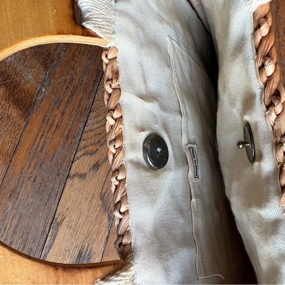 Handcrafted Tan Woven Bag with Wooden Handles Vintage - Picture 5 of 8